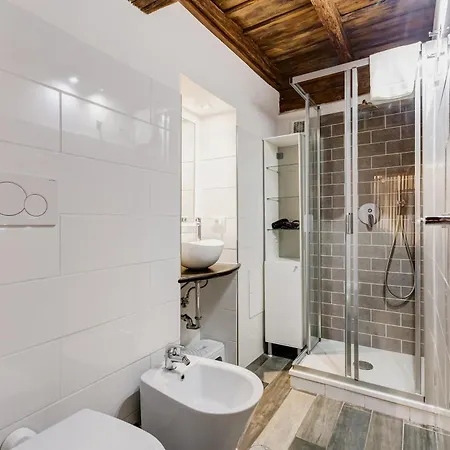 Chiavari Апартаменты *